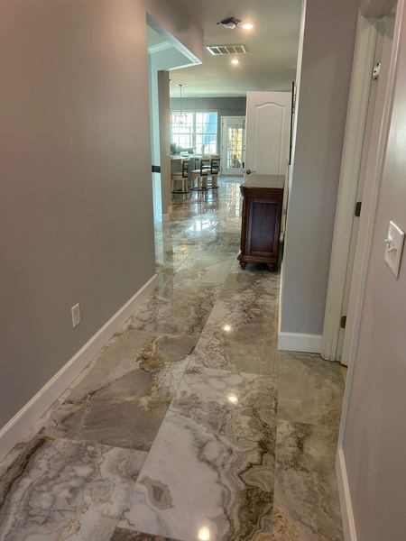 Marble-look porcelain in the hallway